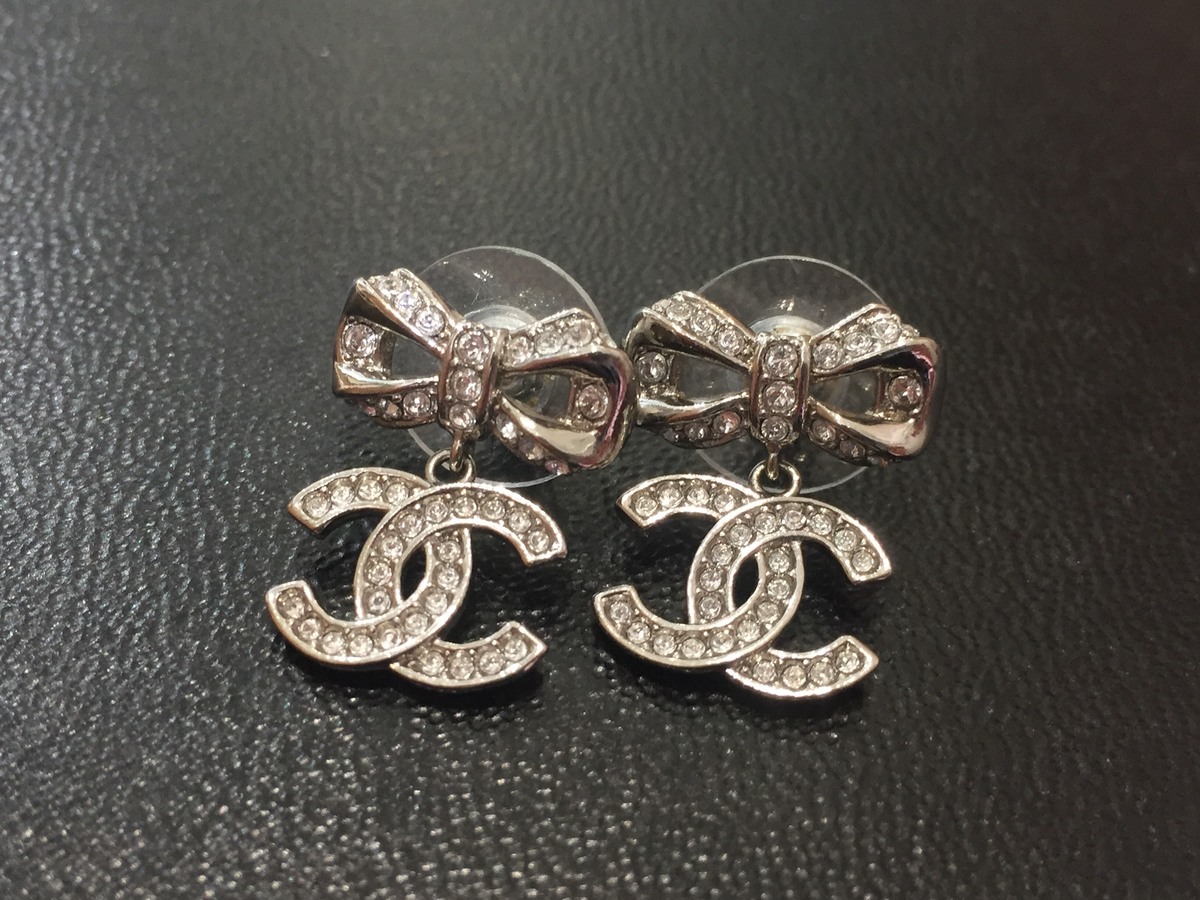 超歓迎された】 リボン ピアス chanel - ピアス