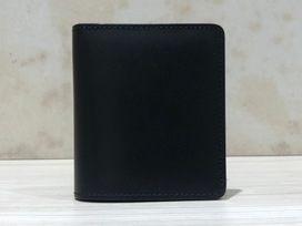 スロウの黒 SO738I HERBIE ミニウォレットの買取実績です。