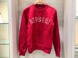 エコスタイル渋谷店で、2017年秋冬のルイヴィトン×シュプリームのアーチロゴスウェットシャツを買取ました。