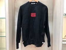 渋谷店で、2018年春夏のジバンシィのボックスロゴスウェットシャツを買取ました。状態は若干の使用感がある中古品です。