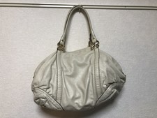 大阪心斎橋店にて、多少使用感が見受けられるグッチのレザーハンドバッグ(189892)を高価買取いたしました。状態は多少使用感が見られるお品物です。
