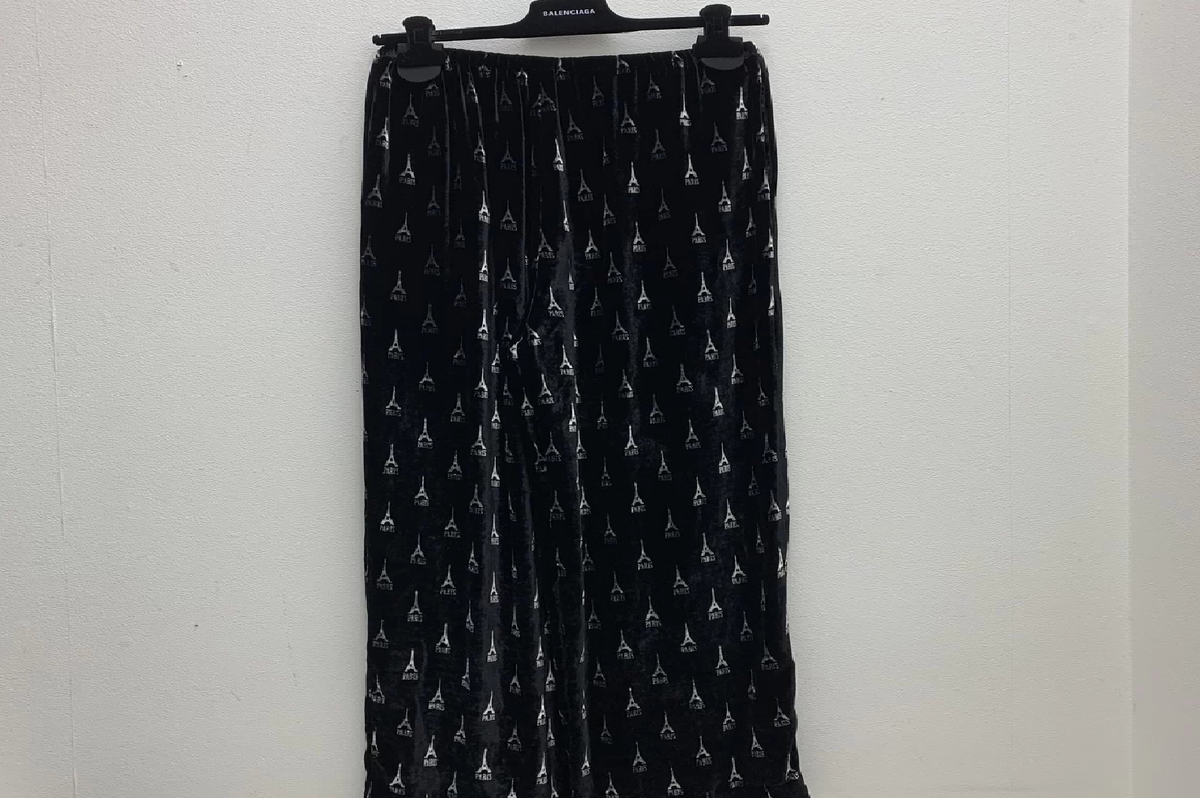 バレンシアガの19AW 594896 黒 パジャマ スーツパンツの買取実績です。