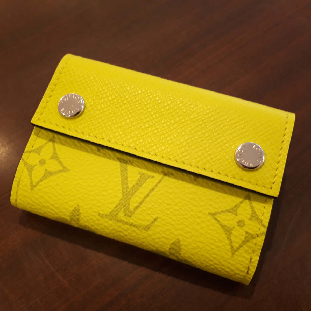 ルイヴィトンのブランド財布のM67629 タイガラマ ディスカバリー 