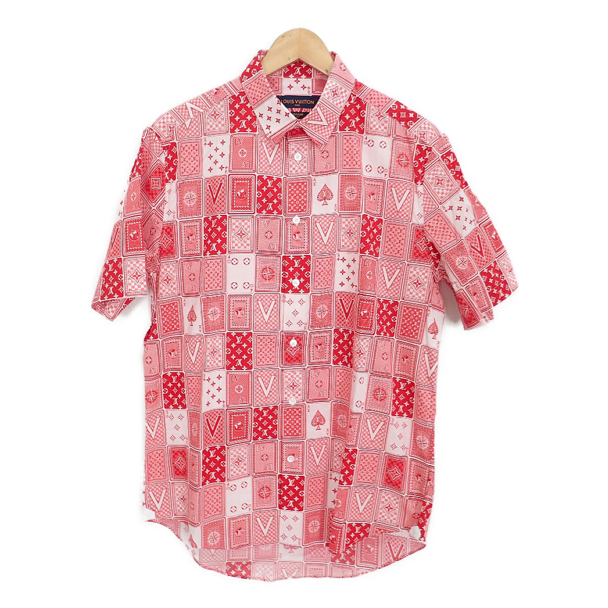 ルイヴィトンの2018年　赤　トランプ柄　半袖ボタンシャツの買取実績です。