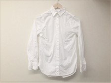 広尾店にてマディソンブルーの18年製のコットンシャツを買取致しました。状態は若干の使用感がある中古品です。