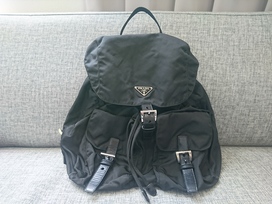 プラダのブラック ナイロン デイパックの買取実績です。