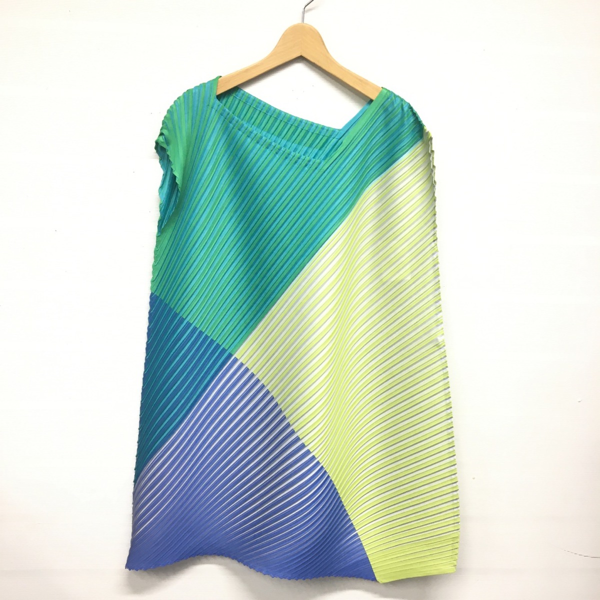 プリーツプリーズのPP53-JH553 マルチカラーのプリーツ ノースリーブ