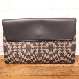 グッチの406725 GGカレイド GGスプリーム クラッチバッグの買取実績です。