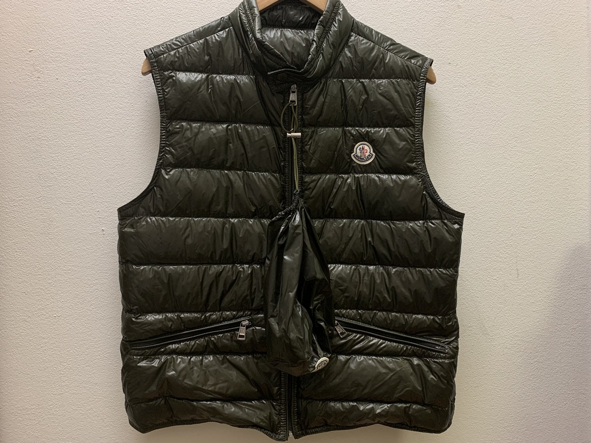 モンクレールのカーキ GUI GILET ダウンベストの買取実績です。