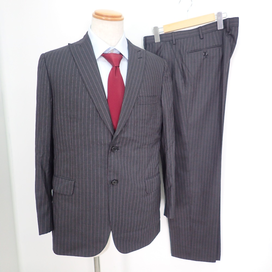エコスタイル広尾店で、ブリオーニのスーツ(スーパー180ウール)を買取りました。