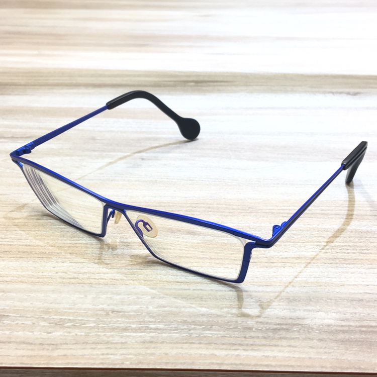テオのブルー cord スクエアフレーム 眼鏡の買取実績です。