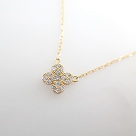 アーカーのK18YG ダイヤモンド0.07ct ペタルパヴェ ネックレスの買取実績です。