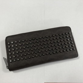 マイケルコースのダークブラウン　シグネチャー　スタッズデザイン　ラウンドファスナーウォレットの買取実績です。