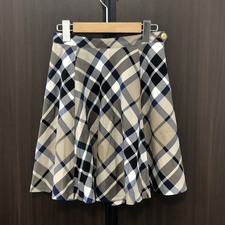 エコスタイル大阪心斎橋店の出張買取にて、ブルーレーベル・クレストブリッジの2016年モデルであるCBチェック柄(ベージュ、ブルー、グレー)、コットンスカートを高価買取いたしました。状態は通常使用感のお品物です。