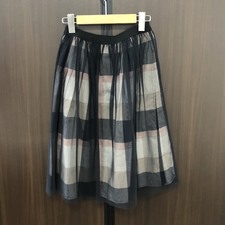 大阪心斎橋店の出張買取にて、ブルーレーベル・クレストブリッジの2017年モデルであるCBチェック柄(ホワイト×ネイビー×ピンク)、リバーシブルスカートを高価買取いたしました。状態は通常使用感のお品物です。