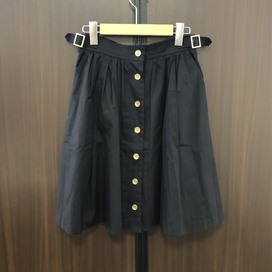 ブルーレーベル・クレストブリッジの2016年　ブラック　フロントボタンスカートの買取実績です。
