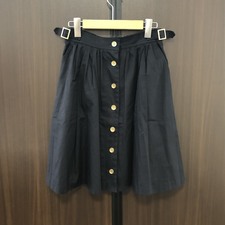 大阪心斎橋店にて、2016年モデルである、ブルーレーベル・クレストブリッジのブラック、フロントボタンスカートを高価買取いたしました。状態は通常使用感のお品物です。