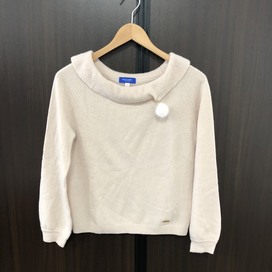 ブルーレーベル・クレストブリッジの2016年　ホワイト　ファークリップデザイン　ウール長袖ニットの買取実績です。