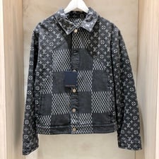 エコスタイル渋谷店で、2020年製のルイヴィトン×NIGOのデニムジャケット(HJA11WUZC)を高価買取しました。状態は未使用品です。