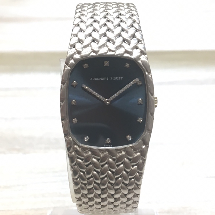 オーデマピゲのB8198 750WG 12P/二針 ダイヤモンドインデックス 金無垢の手巻き腕時計の買取実績です。