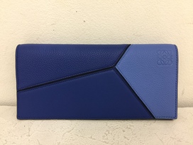 ロエベのパズル ロングホリゾンタル  二つ折り長財布の買取実績です。