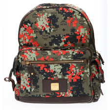 MCMのDigi Camo デジタルカモフラ柄 PVCバックパックを買取させていただきました。宅配買取センター状態は角スレなどご愛用感のある中古品