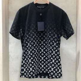 ルイヴィトンの2020年秋冬 モノグラムグラディエント 1A89Z3 Tシャツの買取実績です。