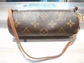 ルイヴィトンのモノグラム オールドパピヨンポーチの買取実績です。