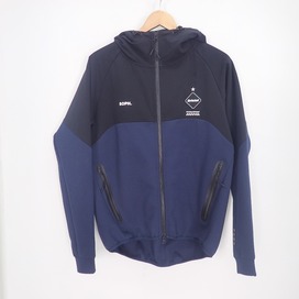 FCRB(エフシーレアルブリストル)の19SS FCRB-190019 ネイビー VENTILATION HOODIE 切替ジップアップパーカーの買取実績です。