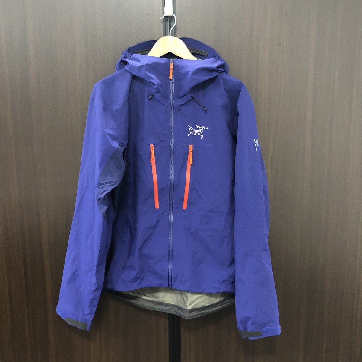 アークテリクスのブルー　ベータLTジャケット(BETA LT JACKET)　※サンプル品の買取実績です。