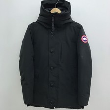 宅配買取センターで、カナダグースの正規の3438JMの黒のジャスパーのダウンジャケットを買取りました。状態は若干の使用感がある中古品です。