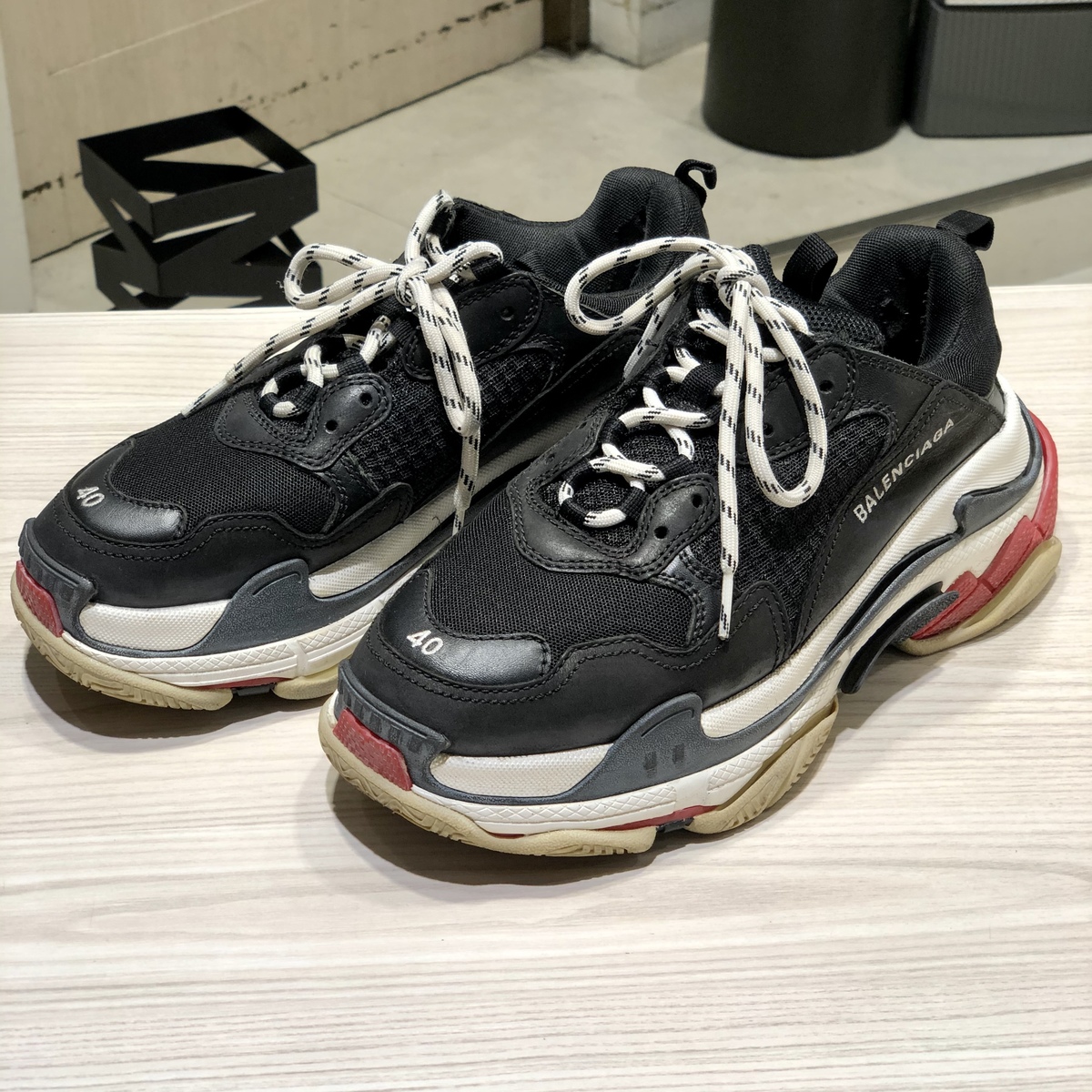 完売必至】BALENCIAGA バレンシアガ トリプル S スニーカー