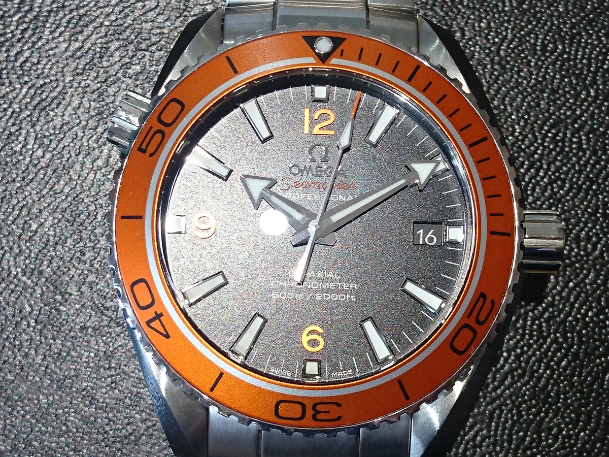 オメガの232.30.42.21.01.002 シーマスター プラネットオーシャン オレンジベゼル 自動巻き 腕時計の買取実績です。