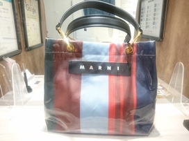 マルニのSHMP0015Q0 グロッシー グリップ ストライプ トートの買取実績です。