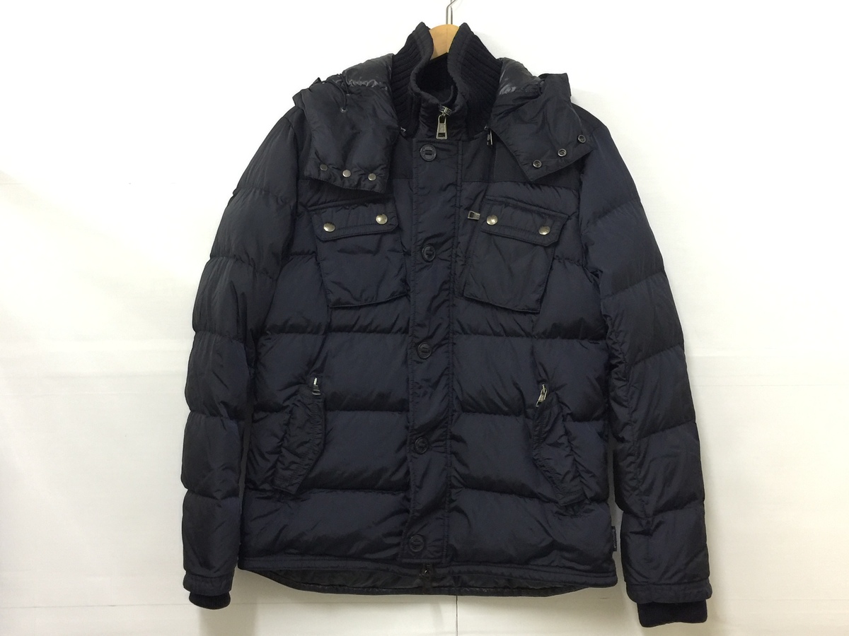 モンクレールのネイビー LISBONNE JACKET ダウンジャケットの買取実績です。