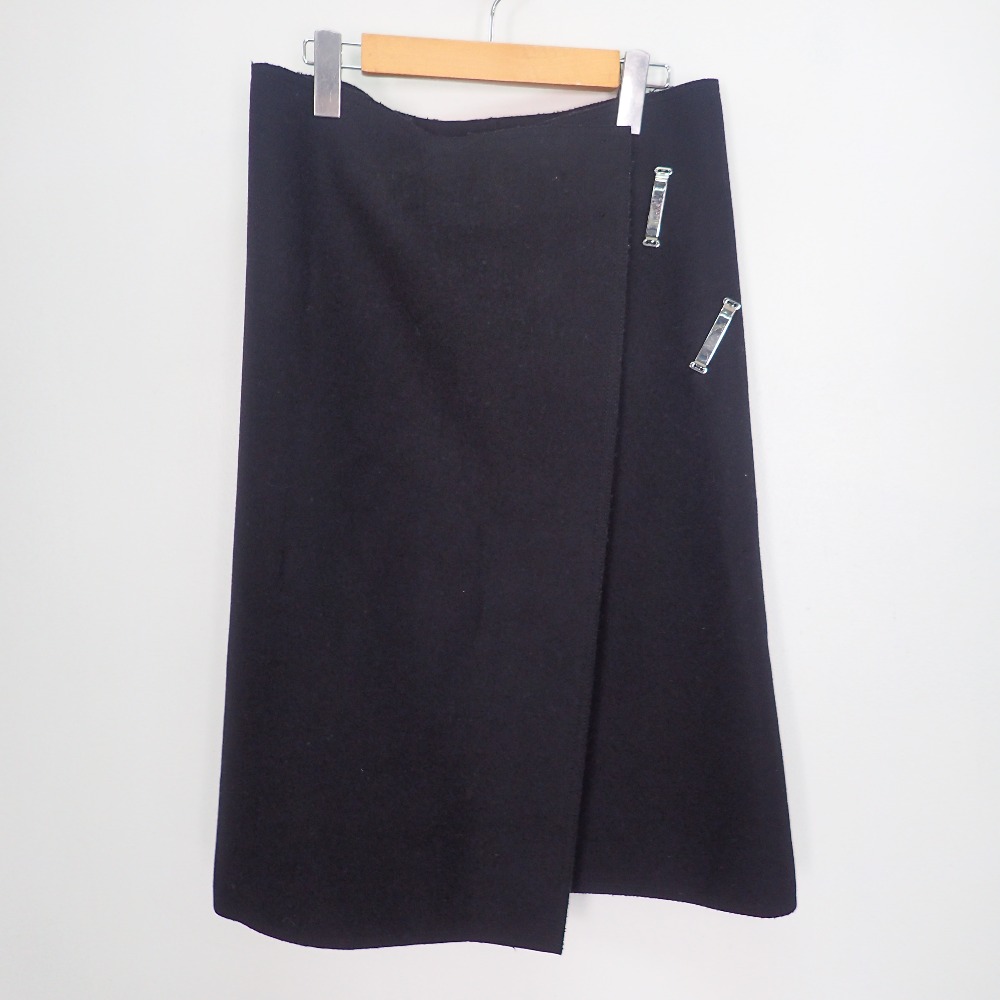 セリーヌのフィービー期 ウール ラップスカートを買取させていただき  