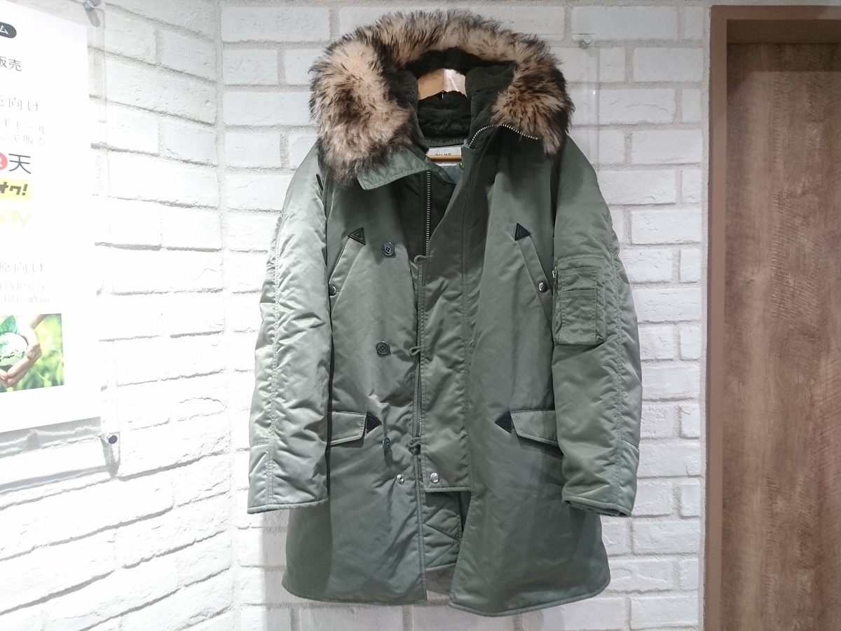 セリーヌの19AW 2W108723F エディ期 フーデッド パデッドコートの買取実績です。