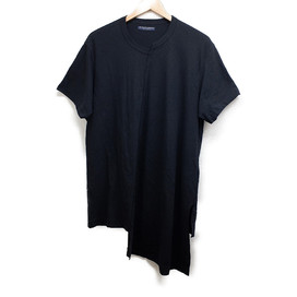 エコスタイル大阪心斎橋店にて、ヨウジヤマモトの2019年SSモデルであるリネン混、アシメントリー半袖Tシャツ(Diagonal Switch Short Sleeve Tee、HH-T56-070)を高価買取いたしました。