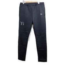 大阪心斎橋店にて、Y's xNEWERA(ワイズ×ニューエラ)のWARM UP PANT(ウォームアップパンツ、2019年-2020年AW)を高価買取いたしました。状態は通常使用感のお品物です。