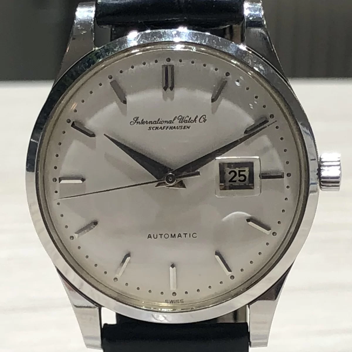 ジャンク IWC 自動巻き時計 オールドインター 渋谷でIWCを買取。デイト付きオールドインター(自動巻き)を買取りまし