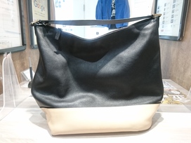 デルヴォーのバイカラー ワンショルダーバッグの買取実績です。