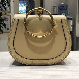 クロエのベージュ ナイル サドルシェイプ ブレスレットバッグの買取実績です。