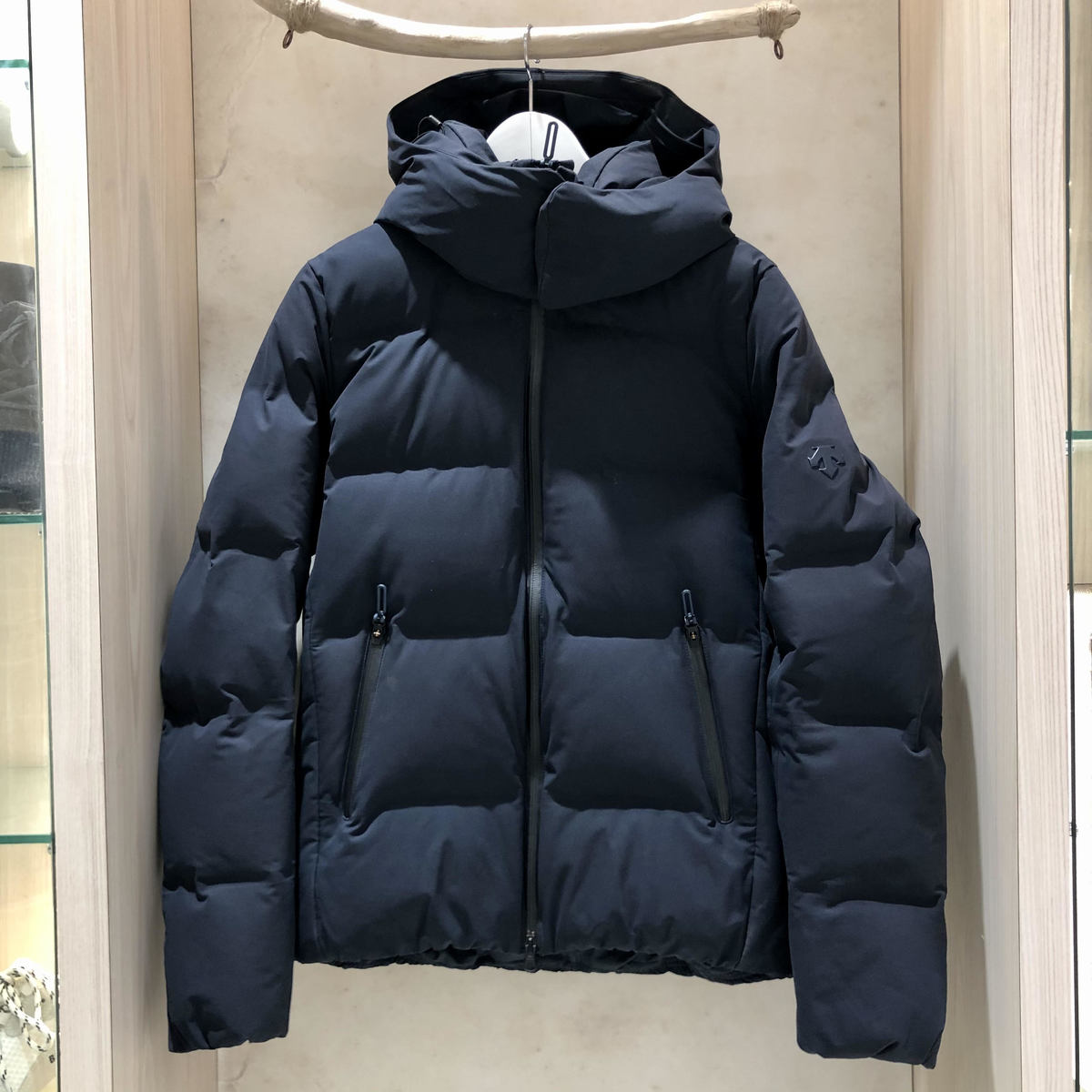 水沢ダウン デサント の洋服のネイビー アンカー ダウンジャケットの買取実績です 年10月21日公開の情報です エコスタイル