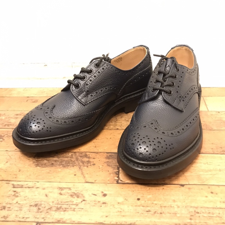 トリッカーズのブランドのネイビー M5633 バートン Bourton ウィングチップシューズの買取実績です 年10月29日公開の情報です エコスタイル
