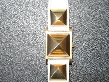 新宿店で、エルメスの□M刻印 メドール クォーツ腕時計を買取しました。状態は綺麗な状態の中古美品です。