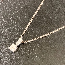ピアジェの750 0.15ct ダイヤネックレスの買取実績です。