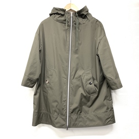 ヘルノの19年製 カーキ G00263D-12274-7730 フーデットコートの買取実績です。