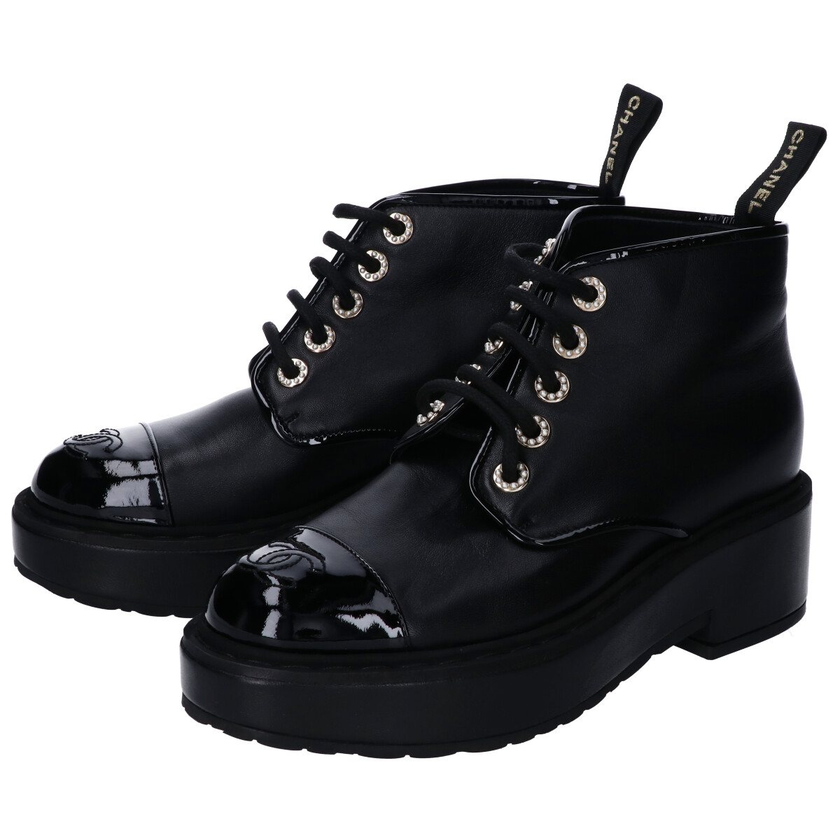 シャネルの靴のブラック レザー素材 パールデザイン ショートブーツの買取実績 2020年11月12日公開情報｜ブランド買取の【エコスタイル】