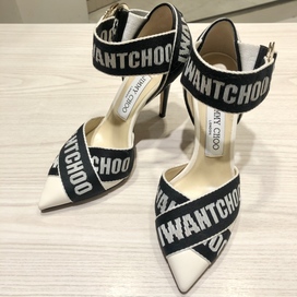 ジミーチュウのホワイト IWANTCHOO ストラップ パンプスの買取実績です。