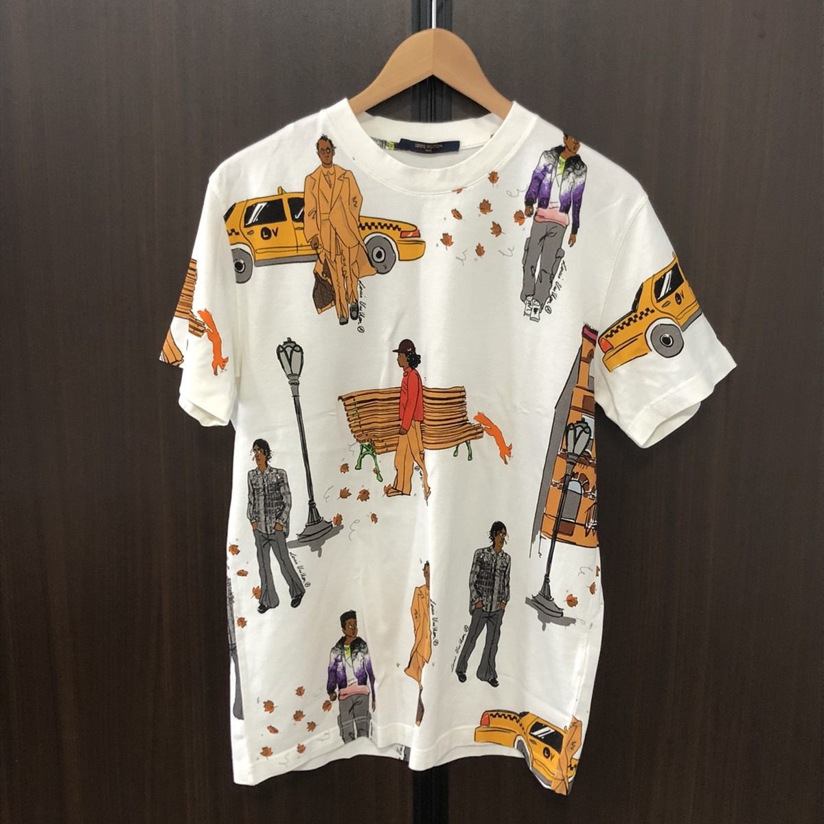 エコスタイル大阪心斎橋店にて、ルイヴィトンの2019年(ヴァージル・アブロー)モデルである、ニューウォーカーズプリンテッド半袖Tシャツ/半袖